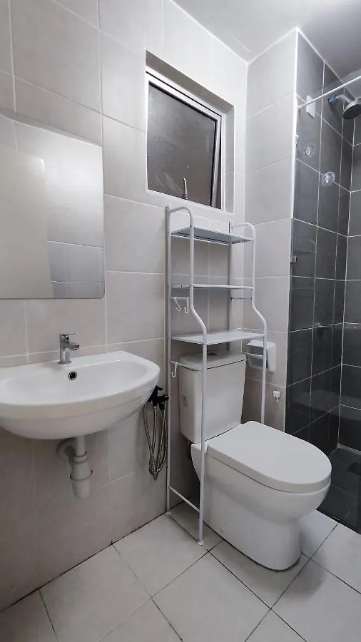 Home Stay Two Rooms Near Klia Sepang