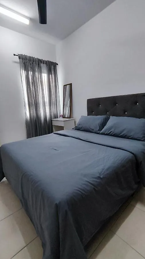 Home Stay Two Rooms Near Klia Sepang 0*,