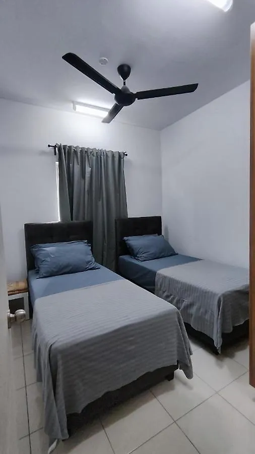Home Stay Two Rooms Near Klia Sepang Apartment