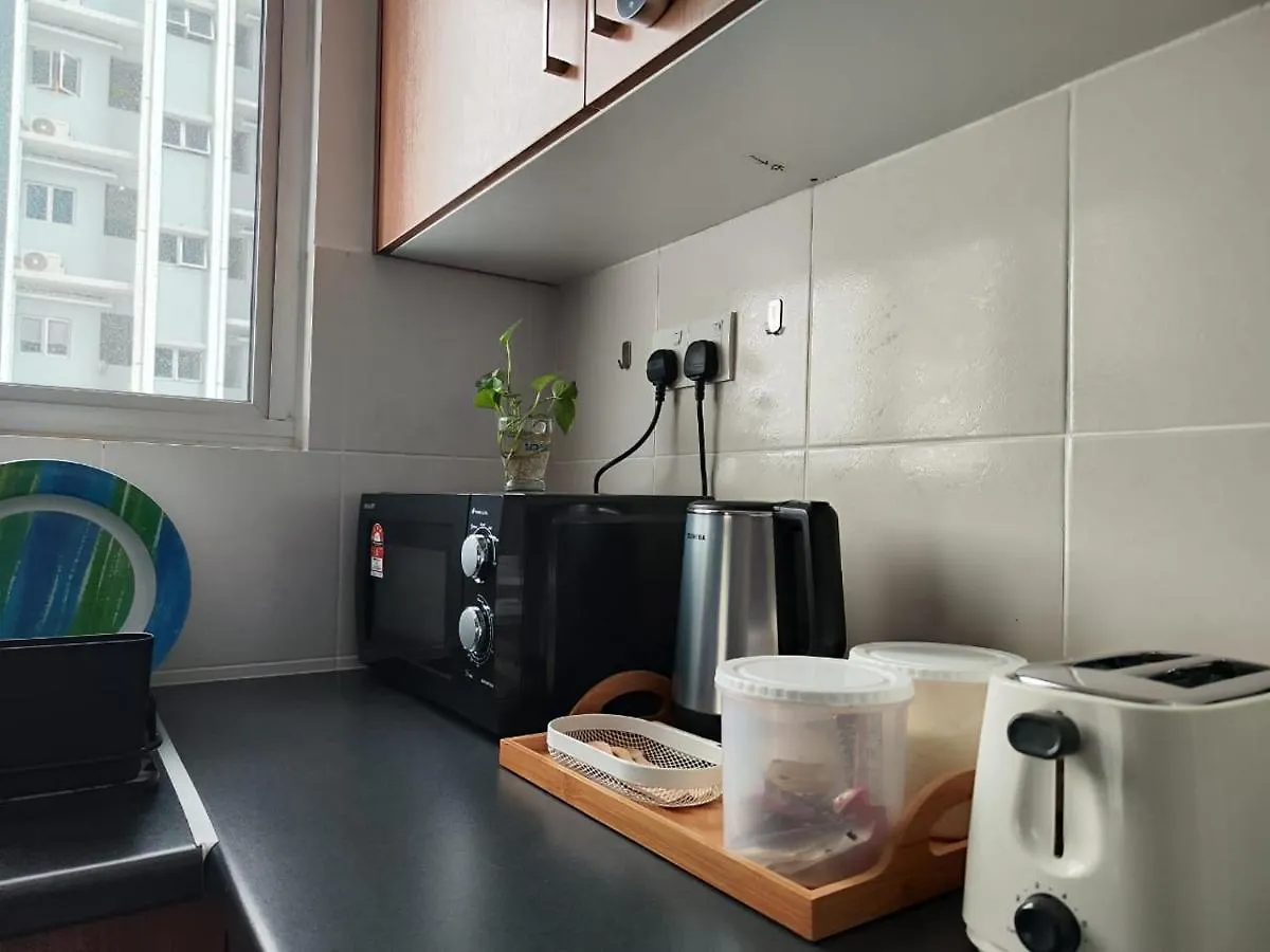 Home Stay Two Rooms Near Klia Sepang 0*,