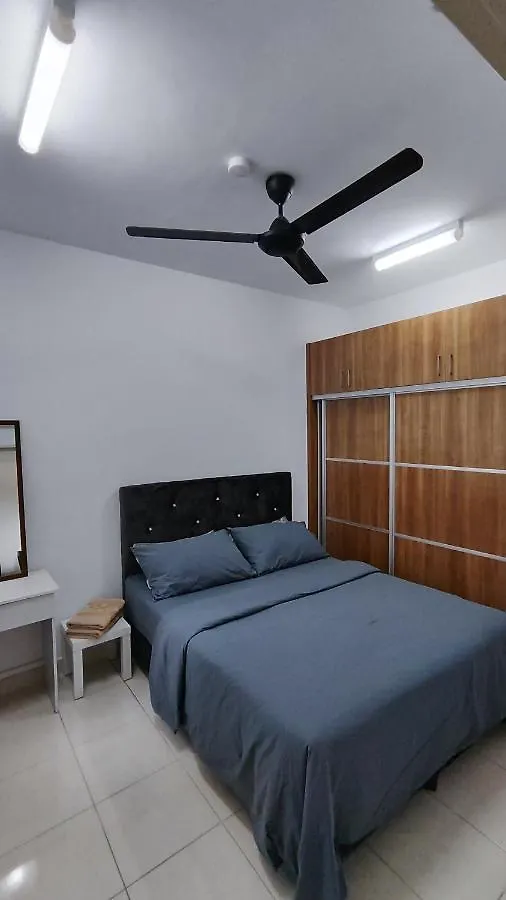 Home Stay Two Rooms Near Klia Sepang Apartment
